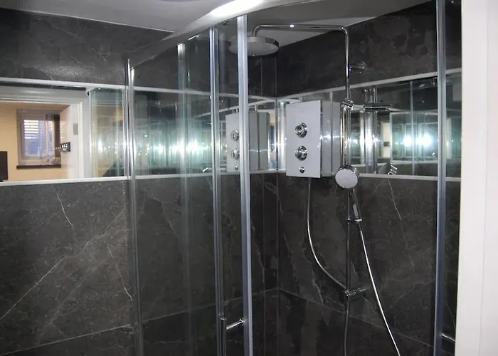 Self Contained In Burley, Appartamento